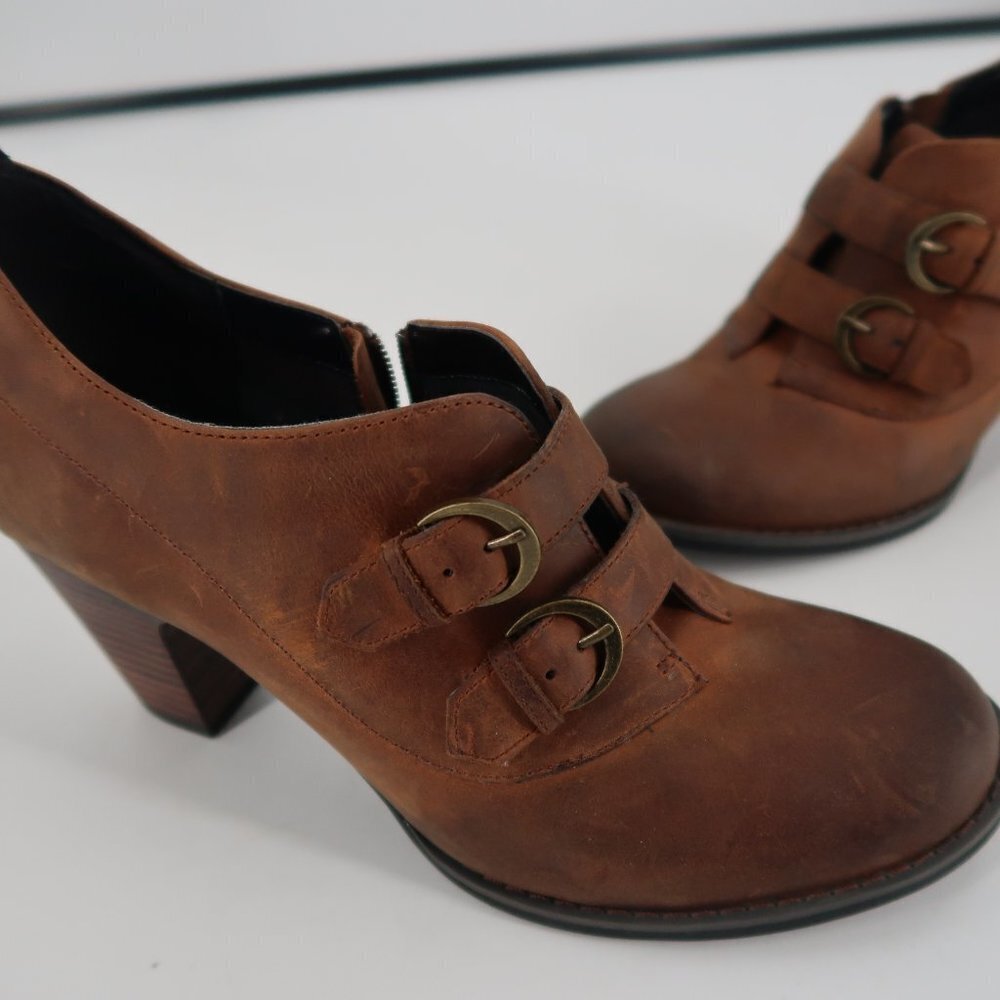 Indigo Women's Brown Leather Booties Size 10 Comes in Original Box